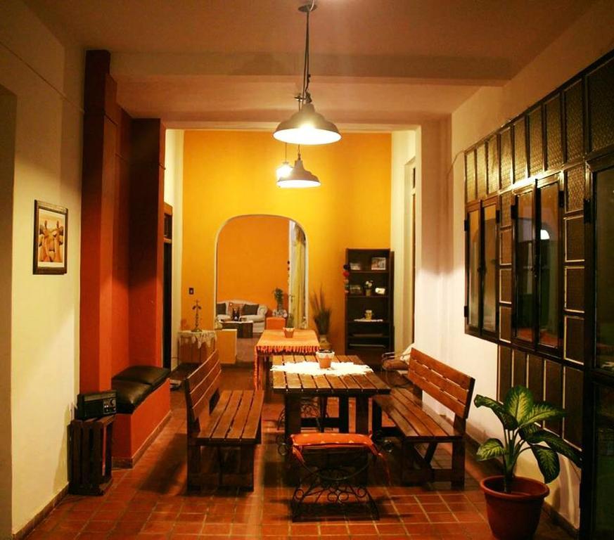 Gute Nacht Hostel Ла Риоха Екстериор снимка